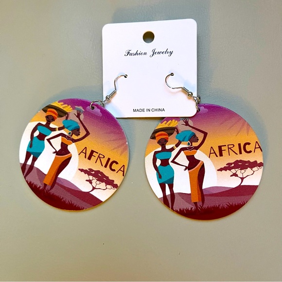 Safari Handmade & Painted Fashion Wooden Earrings - Picture 1 of 1